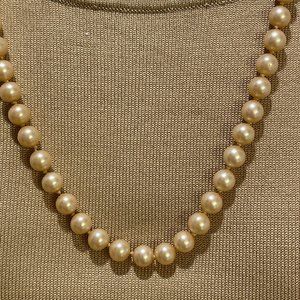 VGUC Vintage 1970's Faux Pearl Necklace, Gold-Tone Flower Clasp, 24" L
